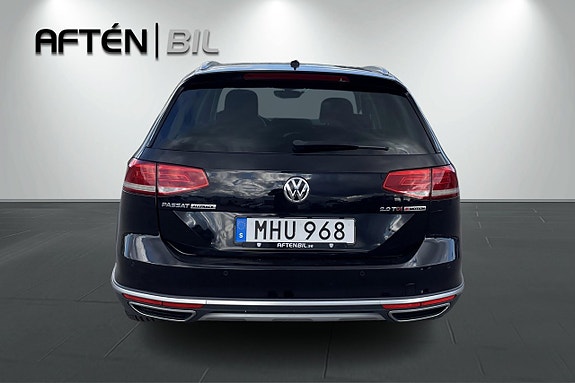 Volkswagen Passat Alltrack 8 of 30