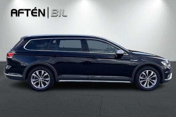Volkswagen Passat Alltrack 6 of 30
