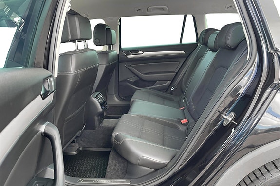 Volkswagen Passat Alltrack 15 of 30