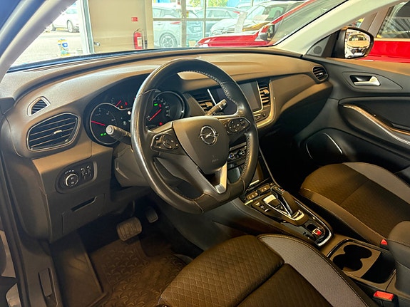 Opel Grandland X 10 of 16