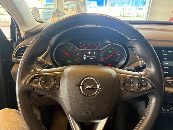 Opel Grandland X 12 of 16
