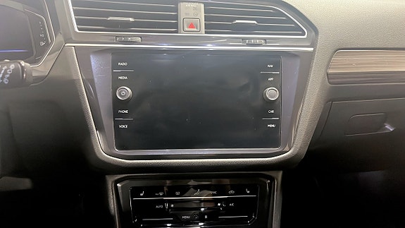 Volkswagen Tiguan Allspace 9 of 13