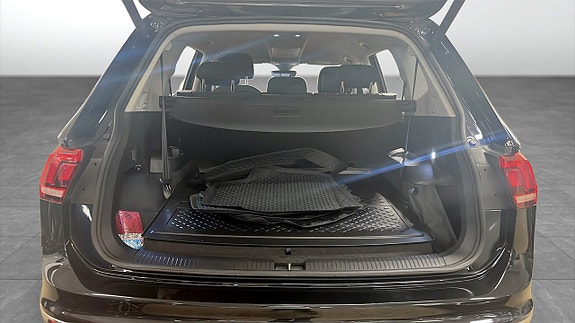 Volkswagen Tiguan Allspace 12 of 13