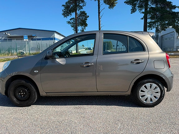 Nissan Micra 4 of 10