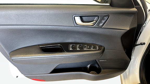 Kia Optima 11 of 12