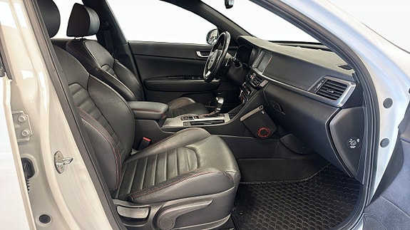 Kia Optima 3 of 12