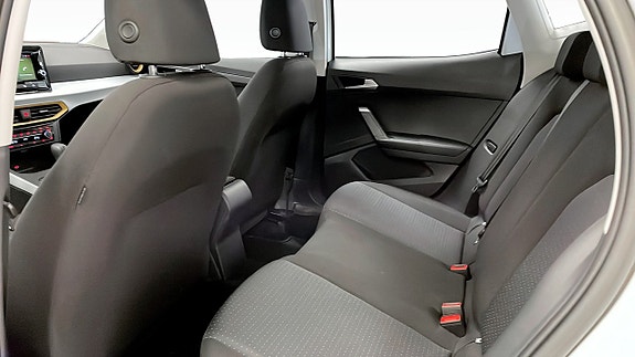Seat Arona 12 of 13