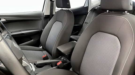 Seat Arona 8 of 13