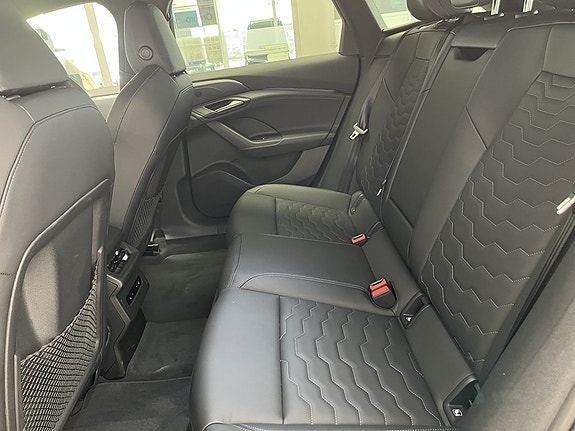 Audi A6 15 of 17