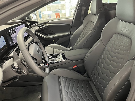 Audi A6 7 of 17