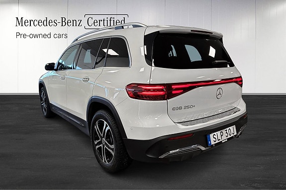 Mercedes-Benz EQB250+ 4 of 13