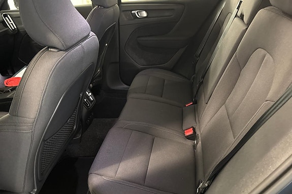 Volvo EX40 12 of 21