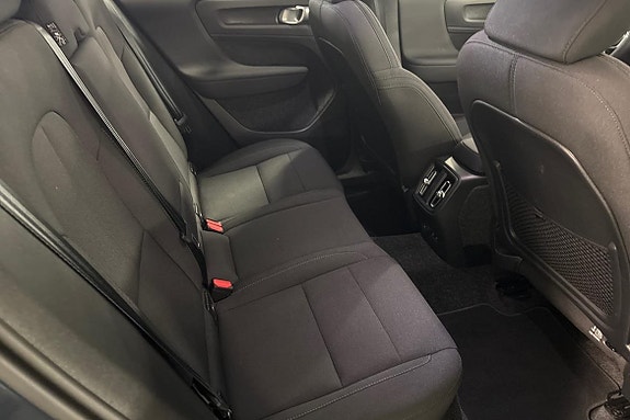 Volvo EX40 11 of 21