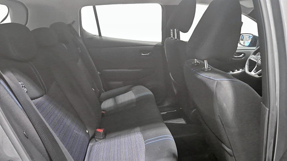 Nissan Leaf 5 of 9
