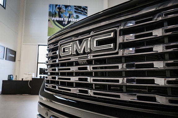 GMC Sierra 7 of 30