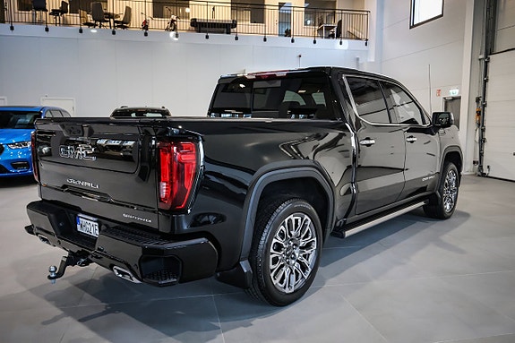 GMC Sierra 4 of 30