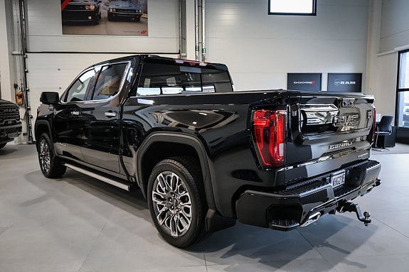 GMC Sierra 5 of 30