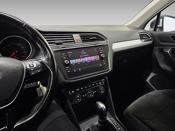 Volkswagen Tiguan 10 of 18