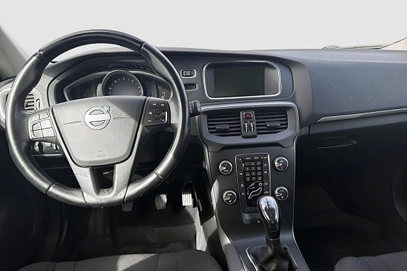 Volvo V40 9 of 13