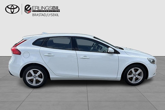 Volvo V40 12 of 13