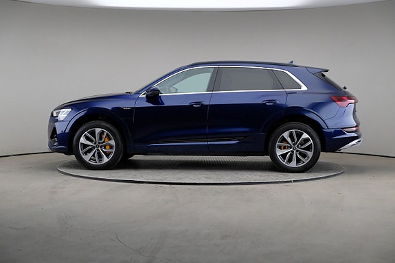 Audi e-tron 4 of 30