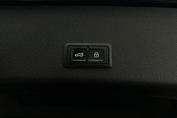 Audi e-tron 15 of 30