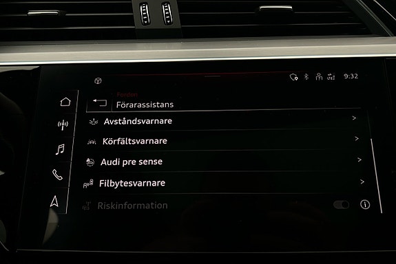 Audi e-tron 26 of 30