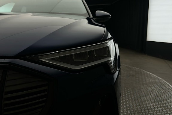 Audi e-tron 11 of 30