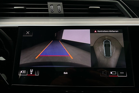 Audi e-tron 28 of 30