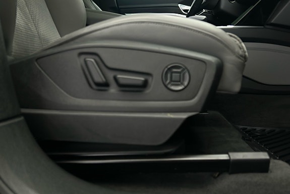 Audi e-tron 17 of 30
