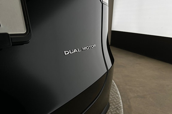 Tesla Model Y 26 of 26