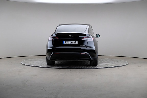 Tesla Model Y 5 of 26