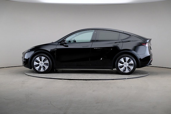 Tesla Model Y 4 of 26