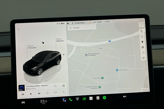 Tesla Model Y 7 of 26
