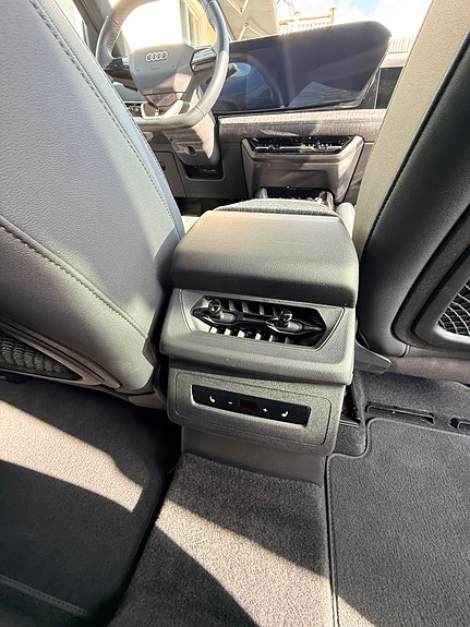 Audi Q6 e-tron 16 of 20