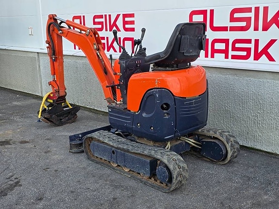 Kubota K008-3 3 of 7