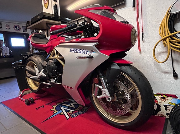 MV Agusta Superveloce 800 2 of 4