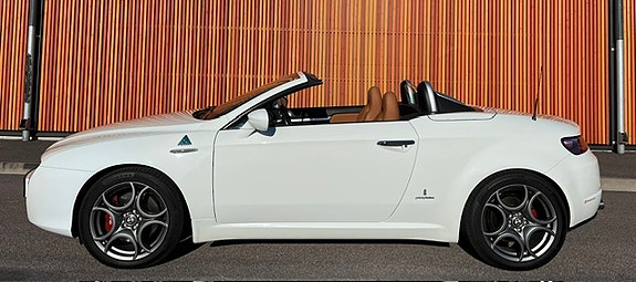 Alfa Romeo Spider 3 of 3