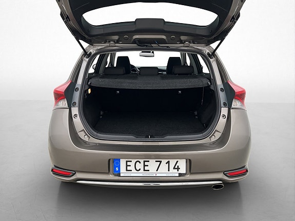 Toyota Auris 27 of 30
