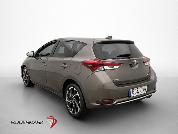 Toyota Auris 5 of 30