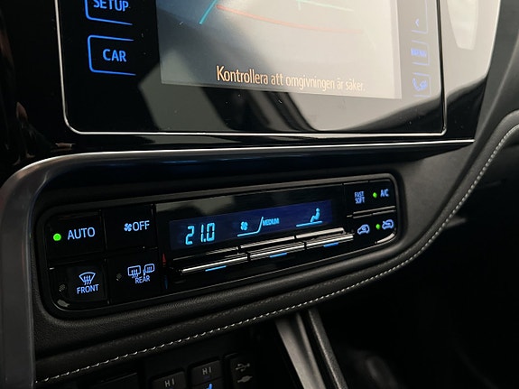 Toyota Auris 21 of 30