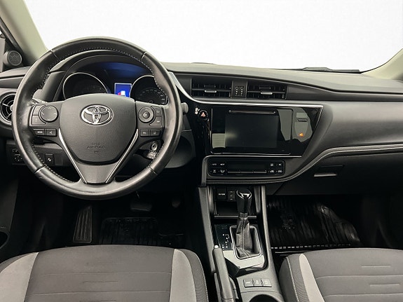 Toyota Auris 12 of 30
