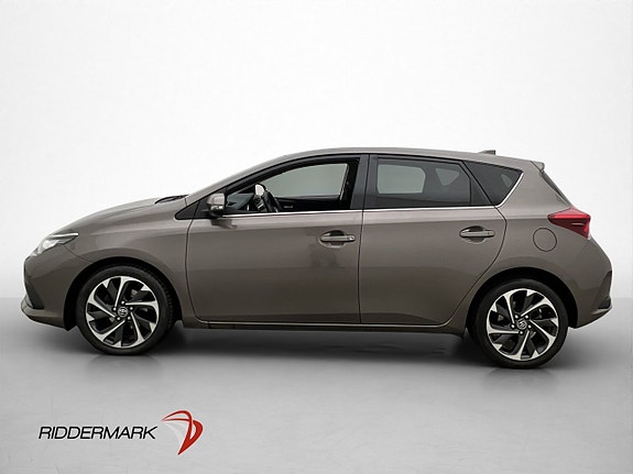 Toyota Auris 4 of 30