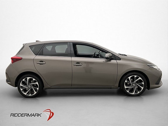 Toyota Auris 9 of 30