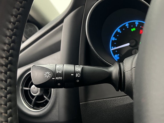 Toyota Auris 26 of 30