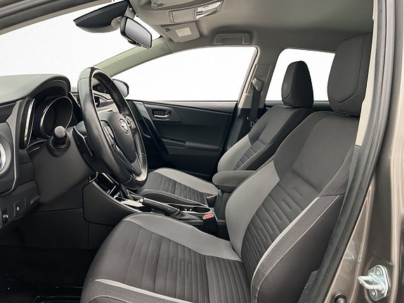 Toyota Auris 11 of 30