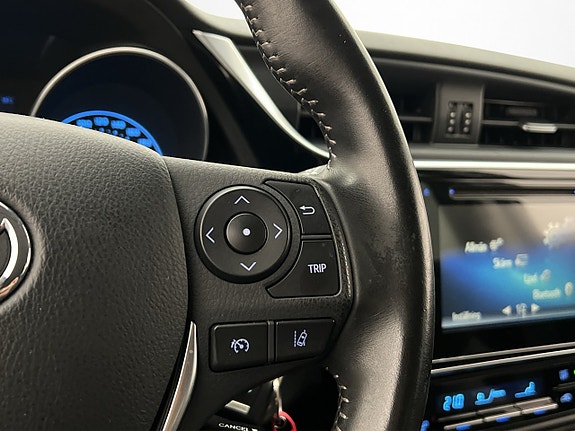 Toyota Auris 18 of 30
