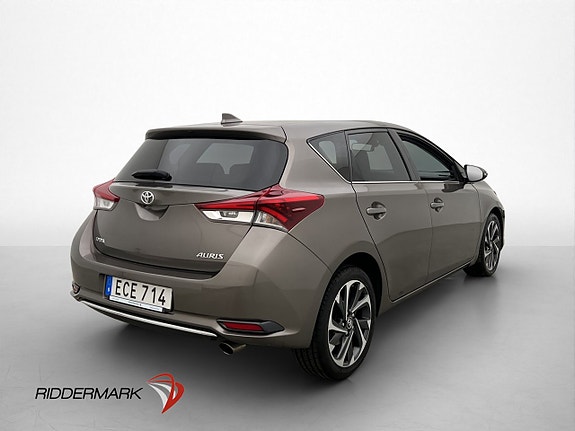 Toyota Auris 8 of 30