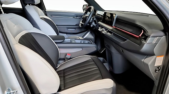 Kia EV9 3 of 13