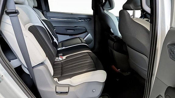 Kia EV9 5 of 13